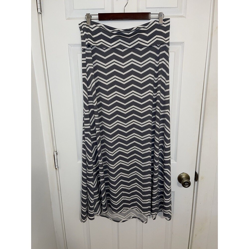 Lularoe Maxi Skirt Women 2XL Gray White NWOT Chevron Print Stretch Comfortable